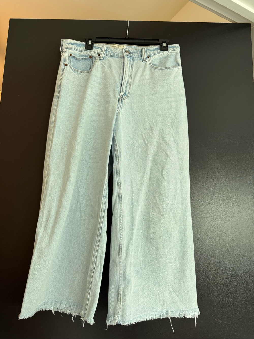 Abercrombie & Fitch Light Blue Wide-Leg Frayed Hem Jeans